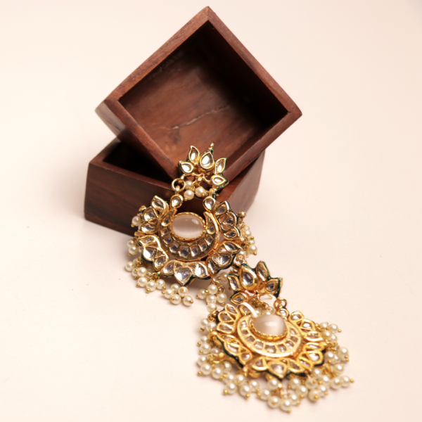 Golden Glow Earring (White)
