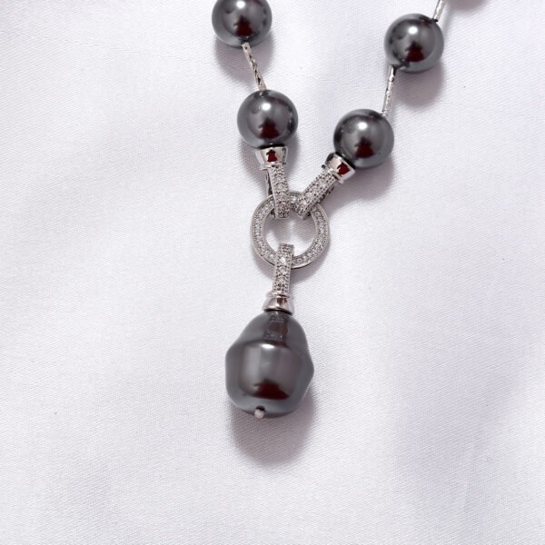 Urban Chic (Grey) - Image 4