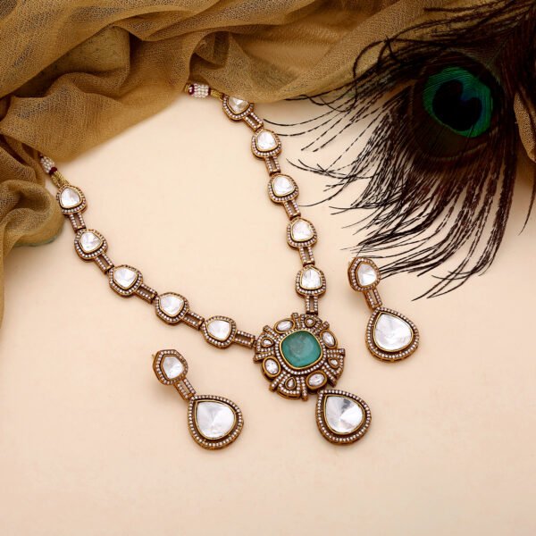 Shubhra Saya (Green)
